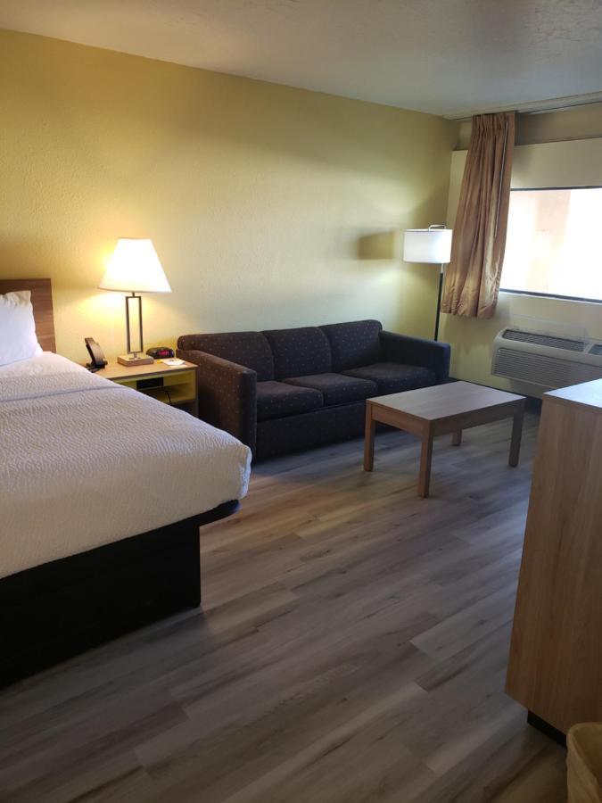Days Inn & Suites By Wyndham Clovis Exterior foto