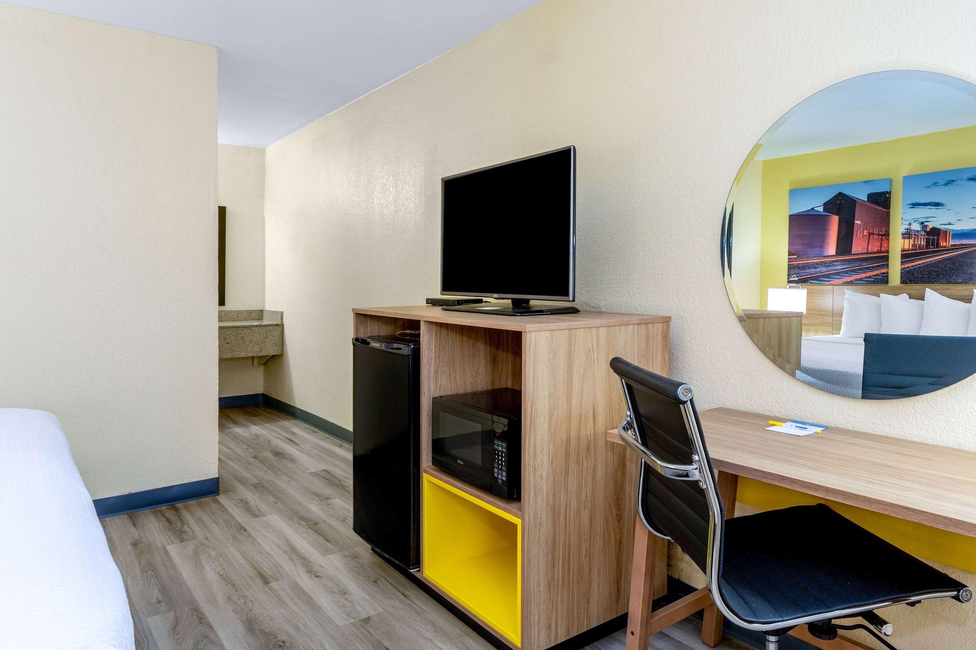 Days Inn & Suites By Wyndham Clovis Exterior foto