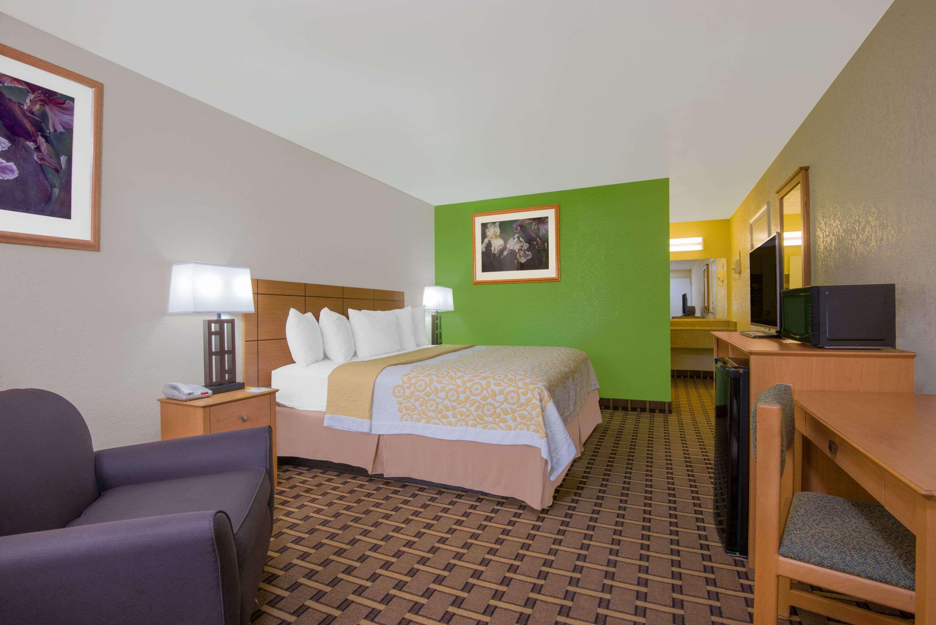 Days Inn & Suites By Wyndham Clovis Exterior foto